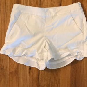 White ruffle trim shorts, size 0